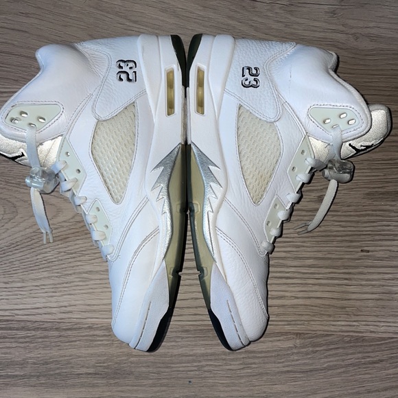Air Jordan 5 Retro ‘Metallic White’ 2015 - Picture 6 of 7